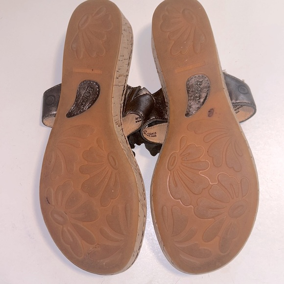 BORN LEATHER SANDALS🤎Slip On Thong Flip-Flop Style🌻Bronze Brown Size 10 - Picture 13 of 14